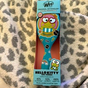 Hello Kitty limited edition wet hairbrush!